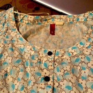 Classic dry print blouse.